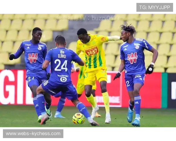 巴黎2-1客胜斯特拉斯堡,十人作战展现冠军韧性